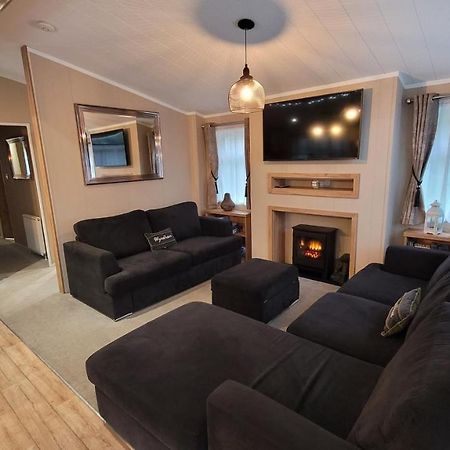 Luxury Lodge On Edge Of New Forest And 800M From Sea Entertainment And Leisure Passes Included Milford on Sea Exteriör bild