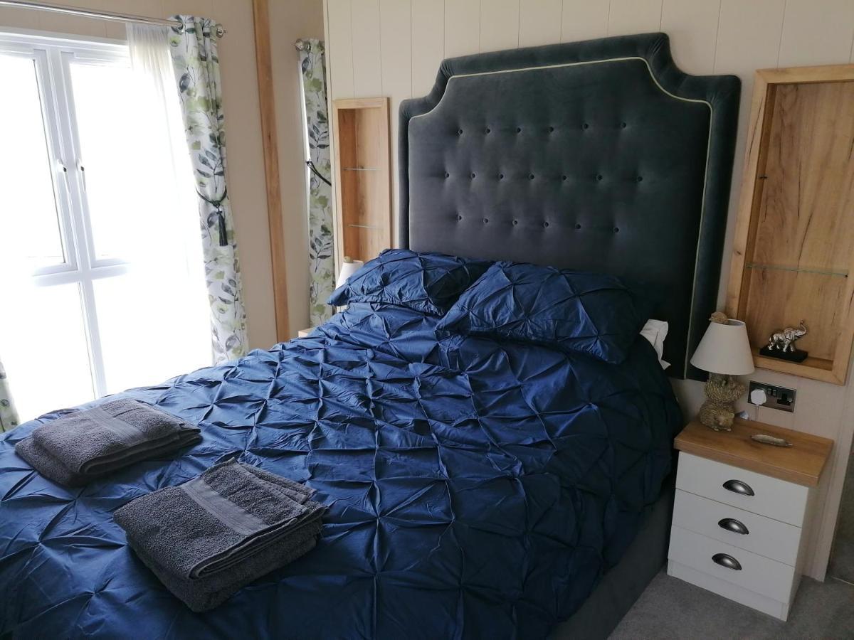 Luxury Lodge On Edge Of New Forest And 800M From Sea Entertainment And Leisure Passes Included Milford on Sea Exteriör bild