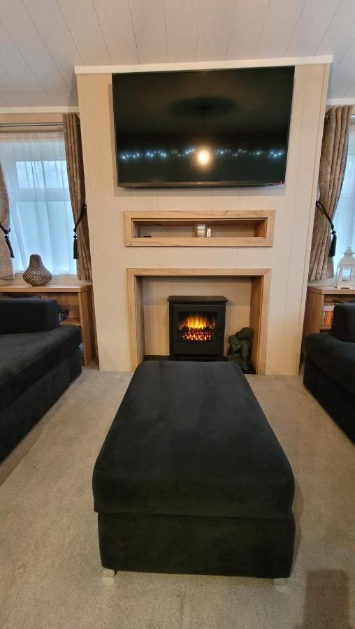 Luxury Lodge On Edge Of New Forest And 800M From Sea Entertainment And Leisure Passes Included Milford on Sea Exteriör bild